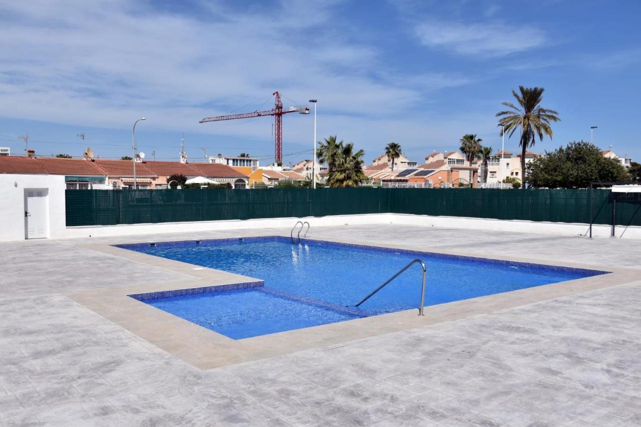 Casa Alex Torrevieja- Holiday House - Con Piscina Comunitaria ภายนอก รูปภาพ