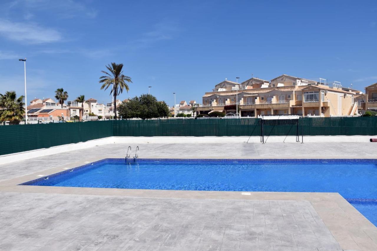 Casa Alex Torrevieja- Holiday House - Con Piscina Comunitaria ภายนอก รูปภาพ