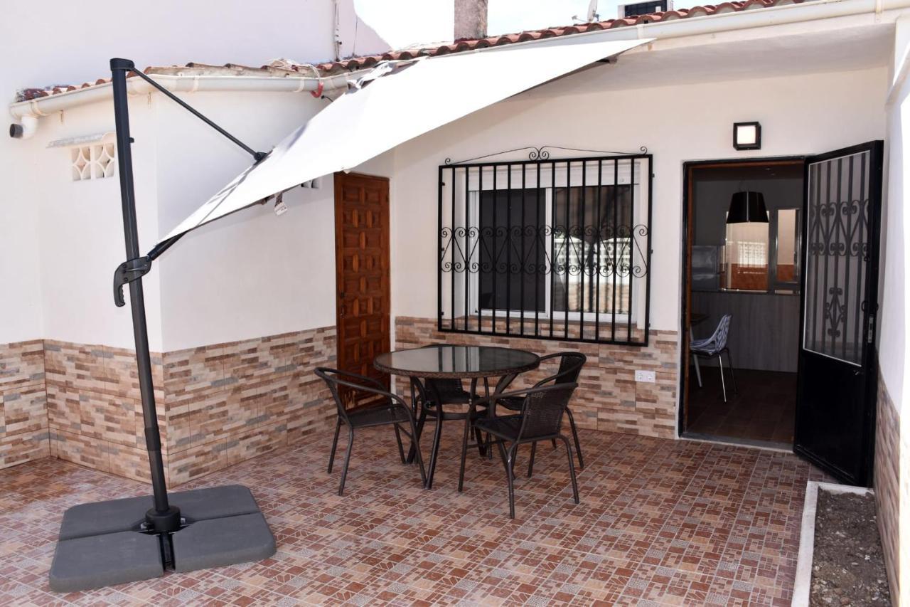 Casa Alex Torrevieja- Holiday House - Con Piscina Comunitaria ภายนอก รูปภาพ